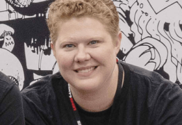 Le 1er Bobby Nunes Memorial Award a été décerné à Liz Davidson du podcast Beyond Solitaire